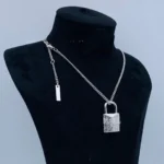 Retro Fashion Necklace An Artistic and Trendy Choice of Personalized Classic Style